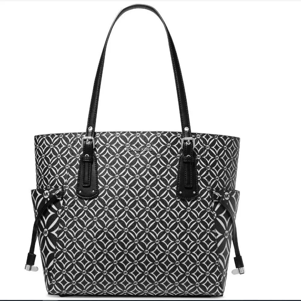 MICHAEL MICHAEL KORS Voyager East West Tote Black and White